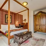 Kore Hotel 4*