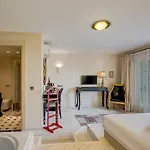 Hotel Kore 4*